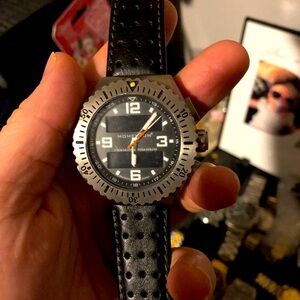 Momentum Format 4 watch